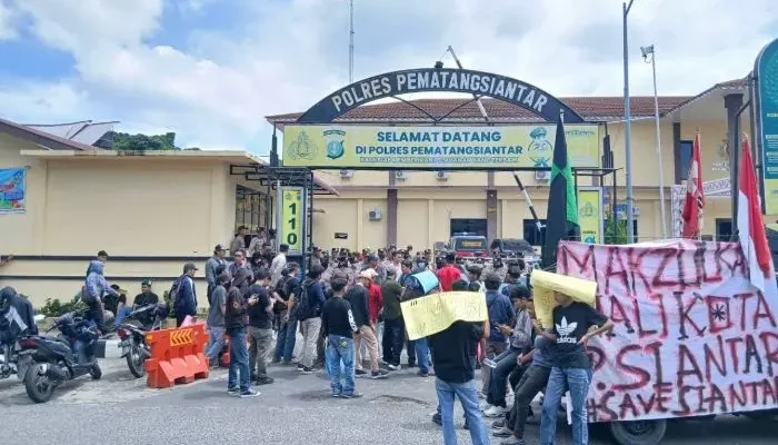Aliansi Majelis Rakyat Berdaulat Geruduk Polres Pematangsiantar
