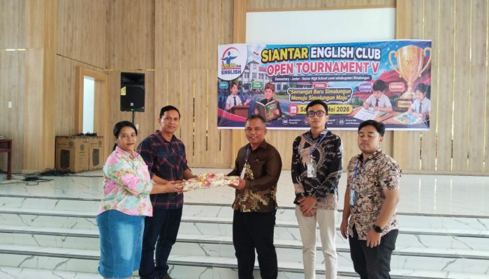 Bintang Timur dan SMAN 1 Raya Kuasai Siantar English Club Open Tournament V