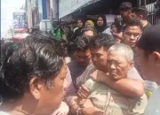 Lansia Kurir Sabu Diborgol Turun dari Bus