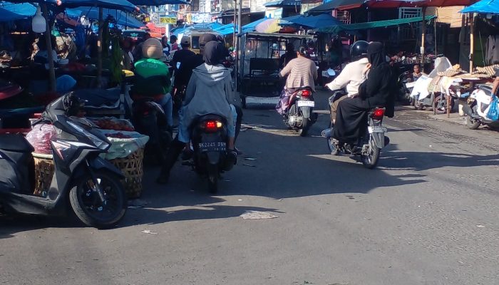 Pemko Pematangsiantar Diminta Buru Pelaku Jual Beli Badan Jalan Pada PKL