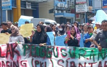 Ratusan PKL Pematangsiantar Unjuk Rasa Tolak Relokasi