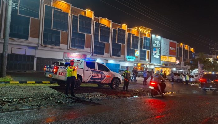 Antisipasi Balap Liar dan Begal, Kanit Gakkum IPDA Yancen Hutabarat Pimpin Patroli Blue Light Jaga Kenyamanan Malam Minggu